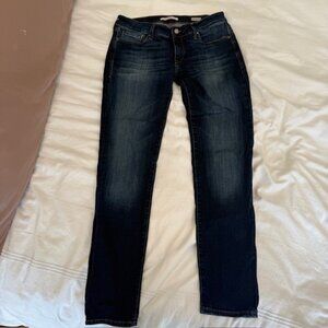 Great condition Mavi Jeans, dark wash, Women's, Size 29 (inseam 32)